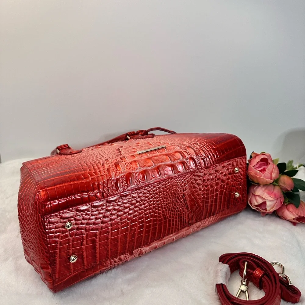 Brahmin small Finley embrace Melbourne - Picture 7 of 12